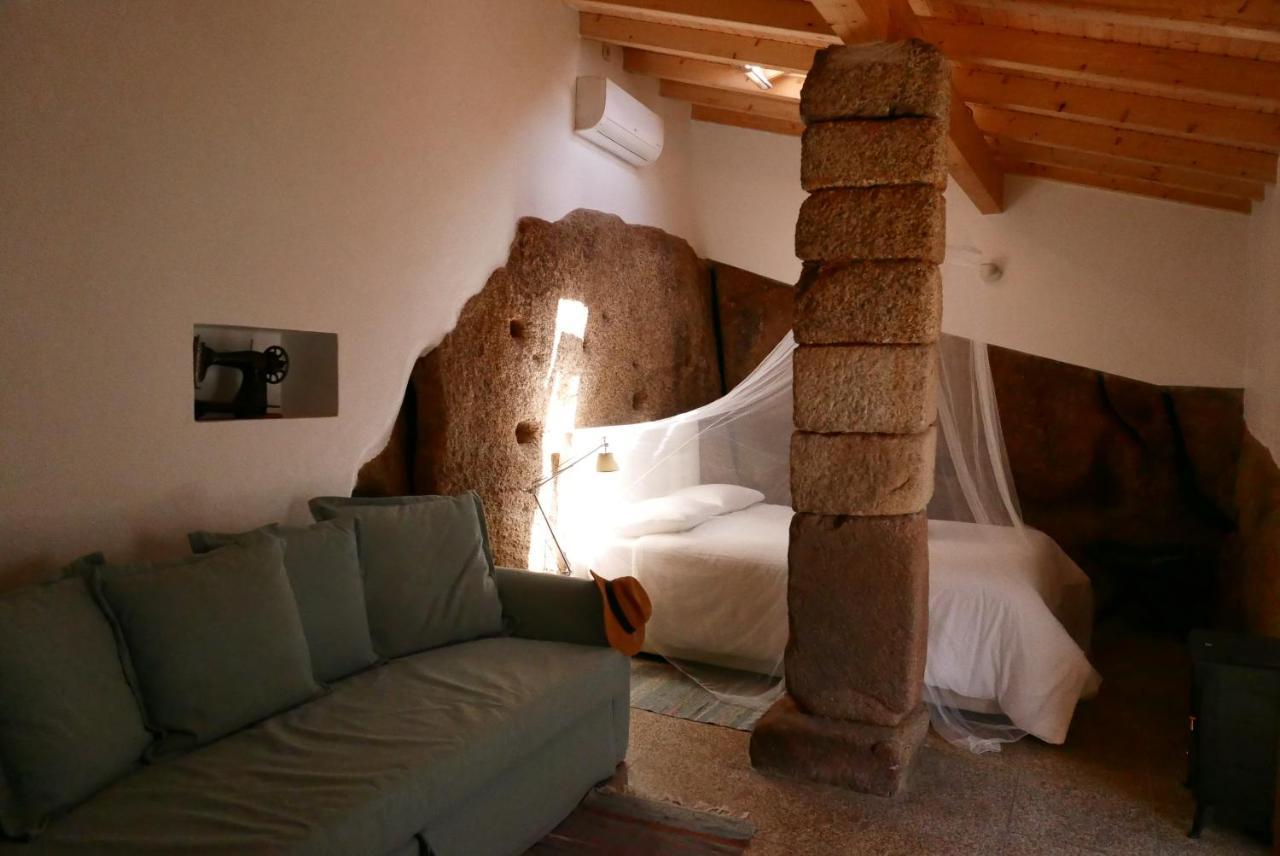 Casa Do Meio Em Quinta De Sao Pedro De Vir-A-Corca Monsanto Luaran gambar