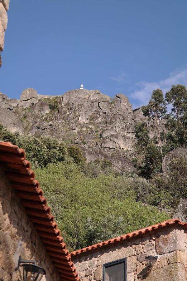 Casa Do Meio Em Quinta De Sao Pedro De Vir-A-Corca Monsanto Luaran gambar