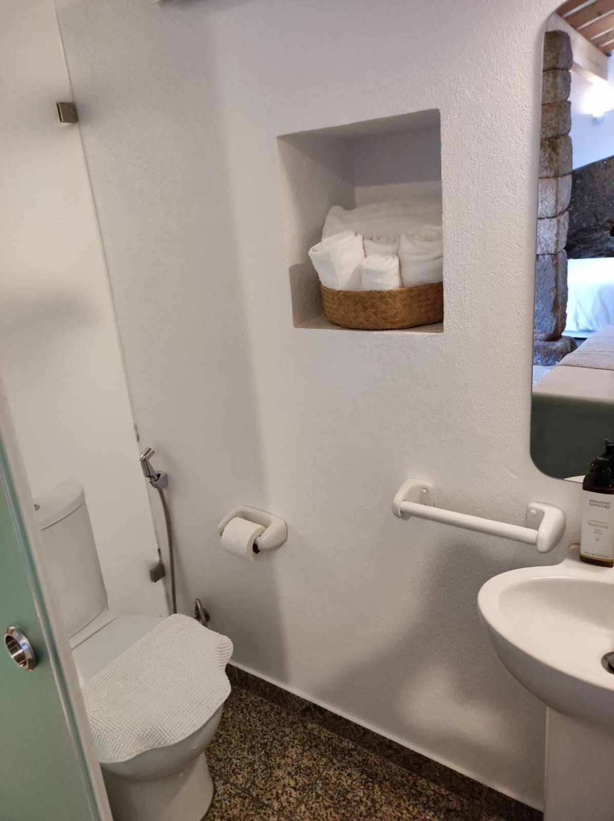Casa Do Meio Em Quinta De Sao Pedro De Vir-A-Corca Monsanto Luaran gambar